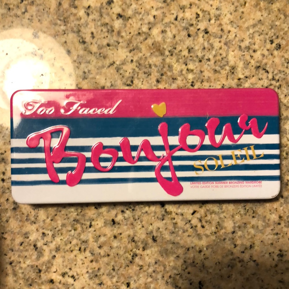 Too Faced Bronzer Palette Bonjour Soleil